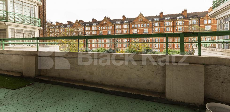 			3 Bedroom, 2 bath, 1 reception Flat			 Dorset House, Gloucester Place , Baker Street